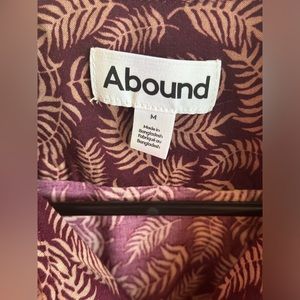 Abound brand, slim fit for man. Medium size. Red.